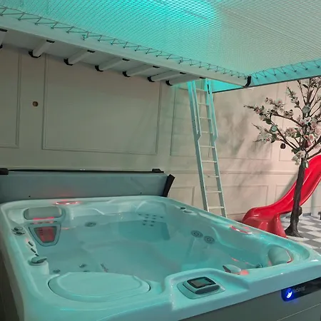 Familial De L'autre Cote Du Miroir * Mazingarbe