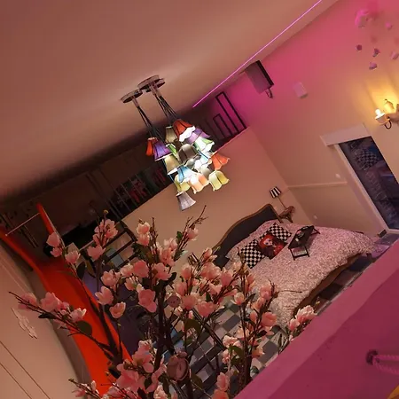 Familial De L'autre Cote Du Miroir Mazingarbe