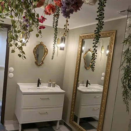 Familial De L'autre Cote Du Miroir Mazingarbe