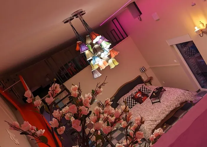 Familial De L'autre Cote Du Miroir Mazingarbe