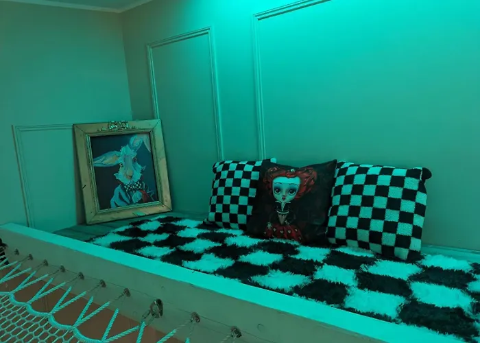 Familial De L'autre Cote Du Miroir * Mazingarbe